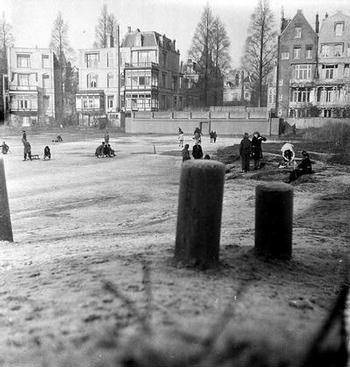 1944-11 - Amsterdam…